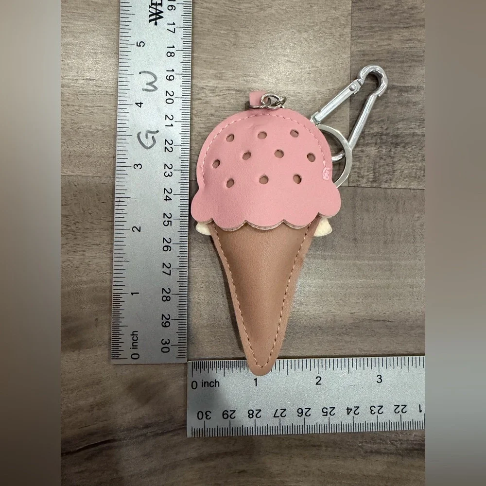 Ice Cream Keychain - Picture 2 of 3